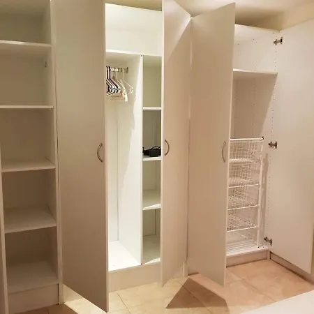 Cosy, Modern Near The Center Apartment *
