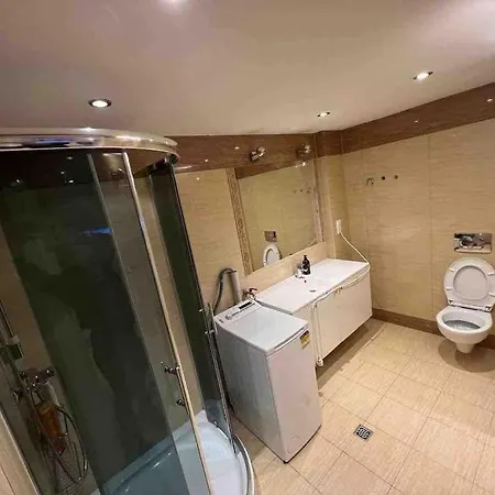 아파트 Cosy, Modern Near The Center *