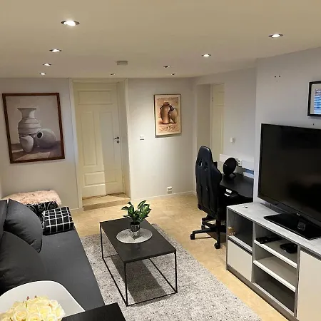 아파트 Cosy, Modern Near The Center